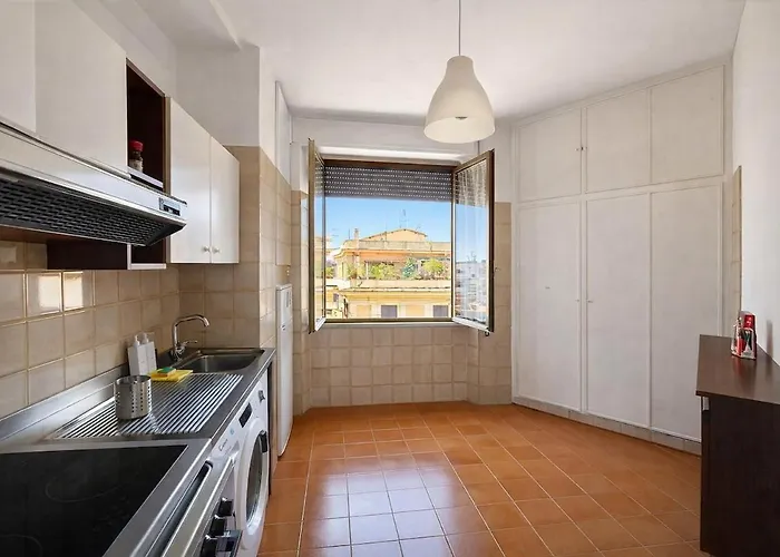 Walk To Metro A, Cozy 1br With Lift & Ac