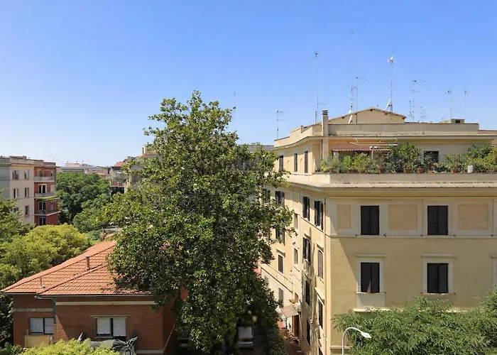 Walk To Metro A, Cozy 1br With Lift & Ac * Roma